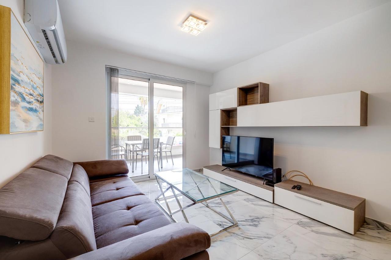 Modern Apartment Steps To St George'S Bay Saint Julian's Екстериор снимка