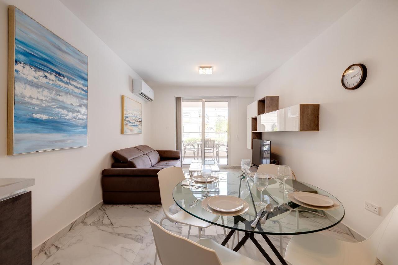 Modern Apartment Steps To St George'S Bay Saint Julian's Екстериор снимка